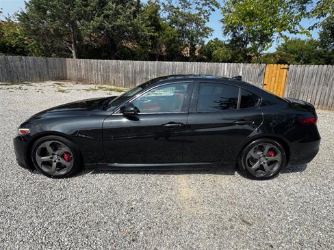 Used 2017 Alfa Romeo Giulia w/ Sport Appearance Package image 3