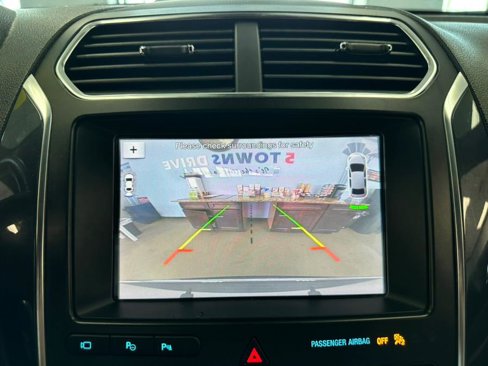 Used 2019 Ford Explorer Limited w/ Ford Safe & Smart Package image 27
