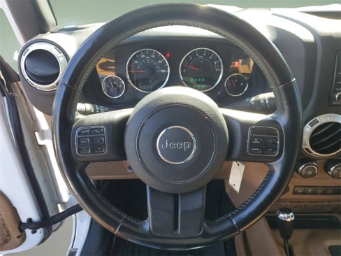 Used 2018 Jeep Wrangler Unlimited Rubicon w/ Connectivity Group image 18