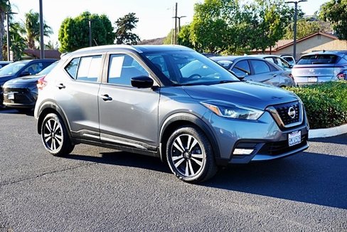 Used 2019 Nissan Kicks SR image 6