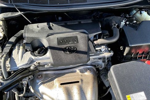 Used 2016 Toyota Camry LE image 32