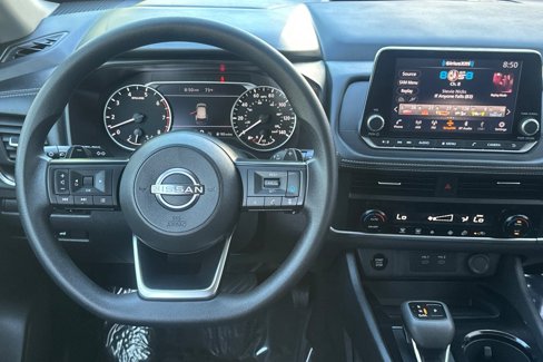 Used 2024 Nissan Rogue SV image 16