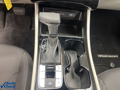 Used 2023 Hyundai Tucson SE image 25