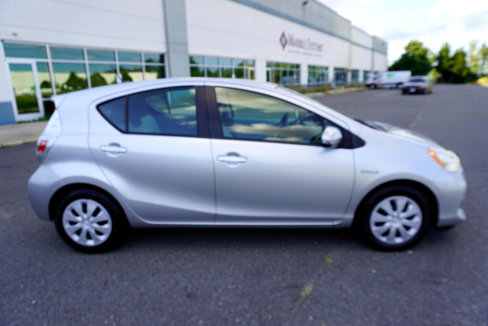Used 2012 Toyota Prius C One image 8