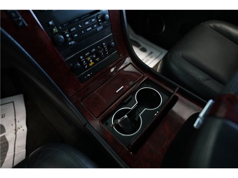 Used 2010 Cadillac Escalade AWD image 22