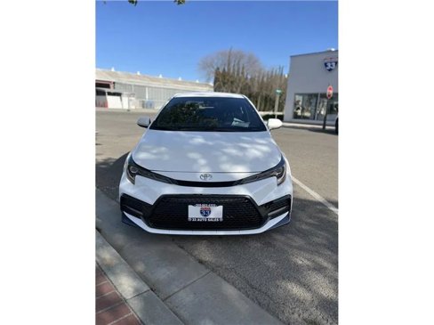 Used 2022 Toyota Corolla SE image 2