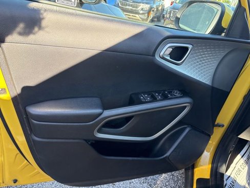 Used 2020 Kia Soul LX image 8