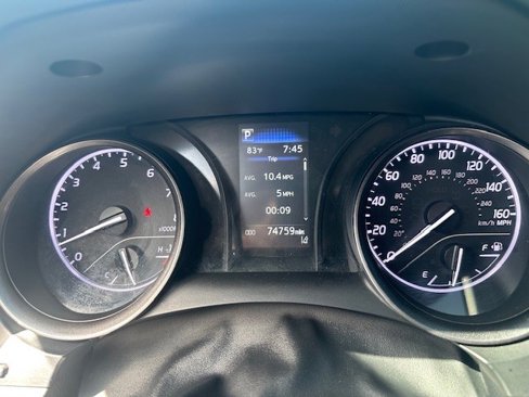 Used 2022 Toyota Camry SE image 19