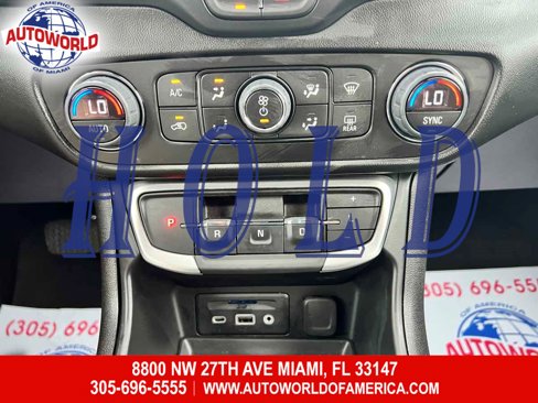 Used 2023 GMC Terrain SLT image 41