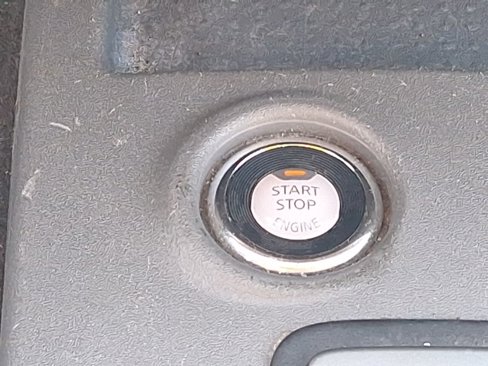 Used 2020 Nissan Frontier SV image 31