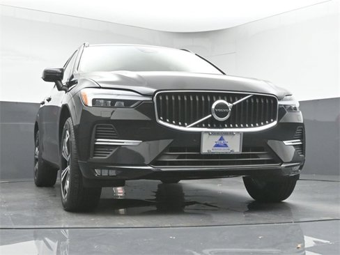 Used 2022 Volvo XC60 B5 Momentum w/ Climate Package image 34