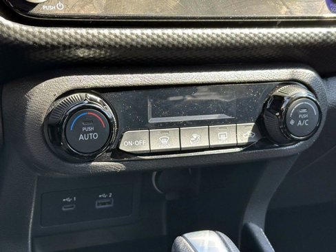 Certified 2022 Nissan Kicks SV image 24