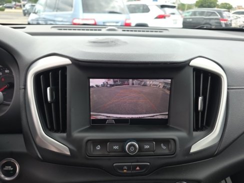 Used 2023 GMC Terrain SLE w/ Driver Convenience Package image 17