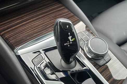 Used 2019 BMW 530e w/ Convenience Package image 21