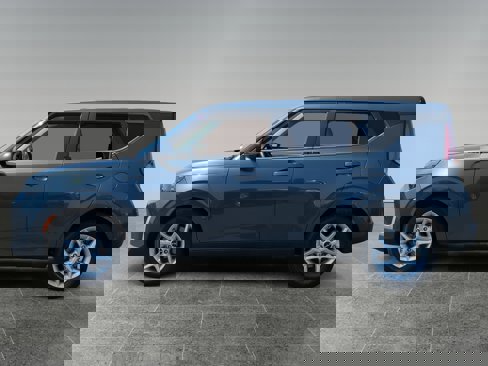 Used 2023 Kia Soul LX w/ LX Technology Package image 2