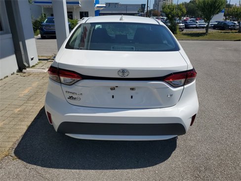 Used 2021 Toyota Corolla LE image 9