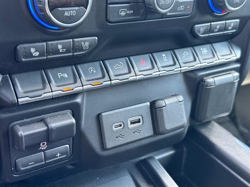 Used 2019 Chevrolet Silverado 1500 High Country image 20