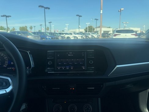Used 2024 Volkswagen Jetta S image 18