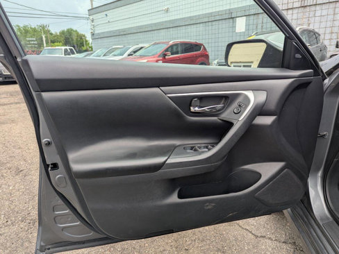 Used 2017 Nissan Altima 2.5 SV image 12