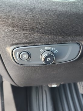 Used 2019 Chevrolet Equinox LT image 17