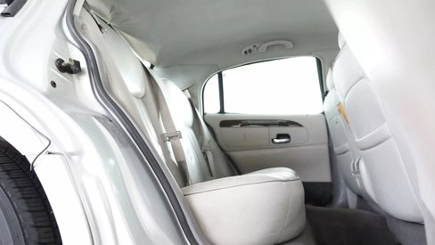 Used 1998 Lincoln Town Car Executive image 14