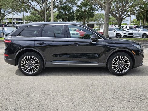 Used 2022 Lincoln Corsair Reserve image 9