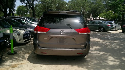 Used 2014 Toyota Sienna XLE image 5