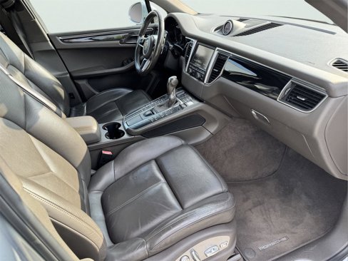 Used 2016 Porsche Macan S image 16