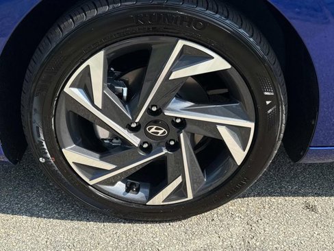 New 2025 Hyundai Elantra Sport image 9
