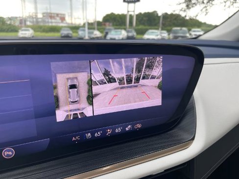 Used 2024 Buick Envision Avenir image 12