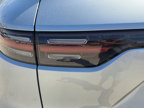 Certified 2019 Porsche Cayenne w/ Premium Package image 12