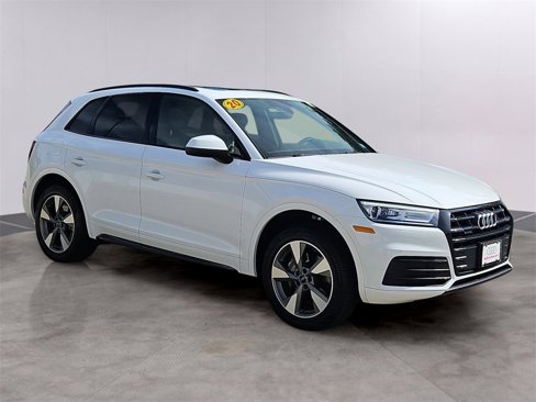 Used 2020 Audi Q5 2.0T Premium w/ Titanium Sport Package image 3