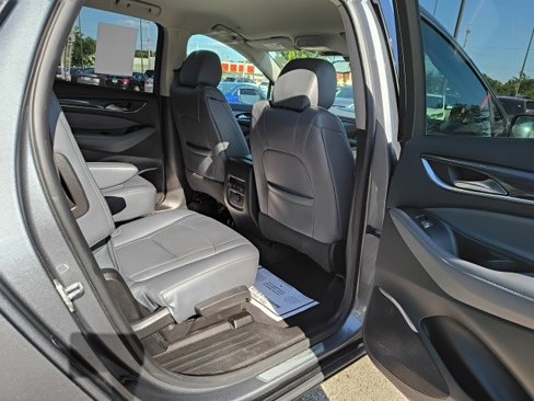Used 2019 Buick Enclave Essence image 16