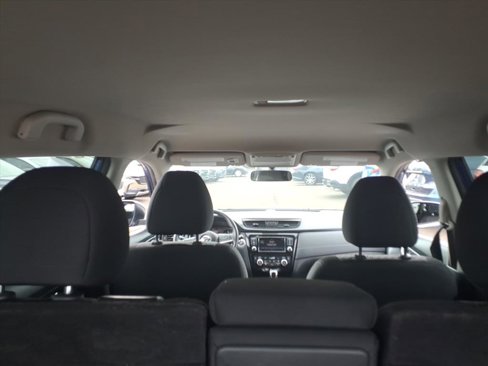Used 2018 Nissan Rogue SV image 21