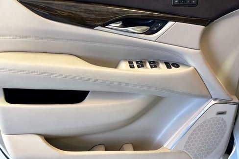 Used 2018 Cadillac Escalade ESV Premium Luxury image 17