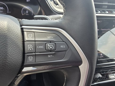 Used 2022 Jeep Grand Cherokee L Laredo w/ Luxury Tech Group I image 11
