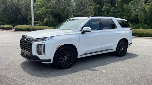 Used 2024 Hyundai Palisade Calligraphy image 4