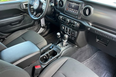 Used 2023 Jeep Wrangler Unlimited image 16