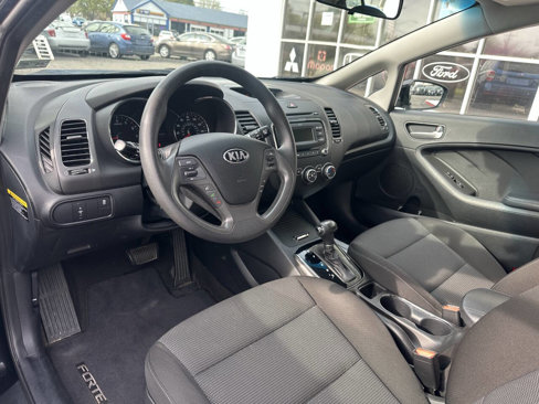 Used 2017 Kia Forte LX image 11