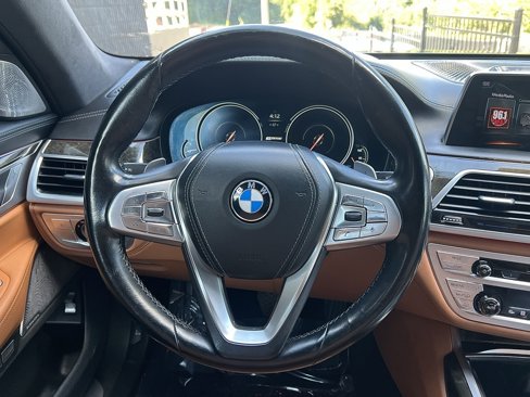 Used 2017 BMW 740e xDrive image 38