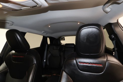 Used 2019 Jeep Cherokee Trailhawk image 17