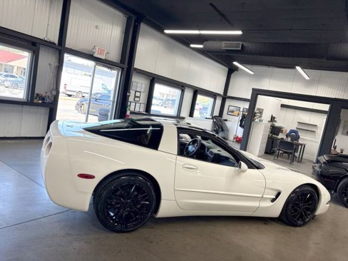 Used 2002 Chevrolet Corvette Coupe image 16