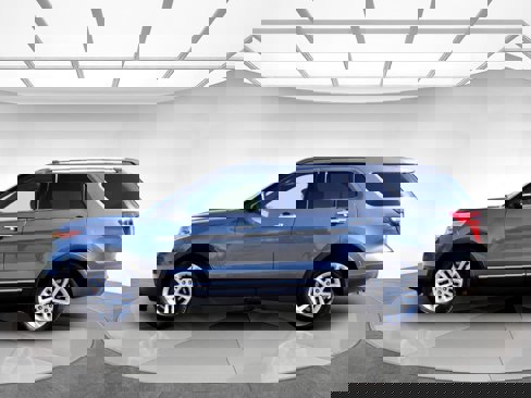 Used 2015 Ford Explorer XLT w/ Equipment Group 202A image 5