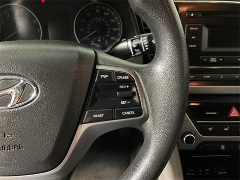 Used 2017 Hyundai Elantra SE image 23