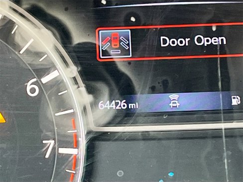 Used 2018 Nissan Pathfinder SV image 12