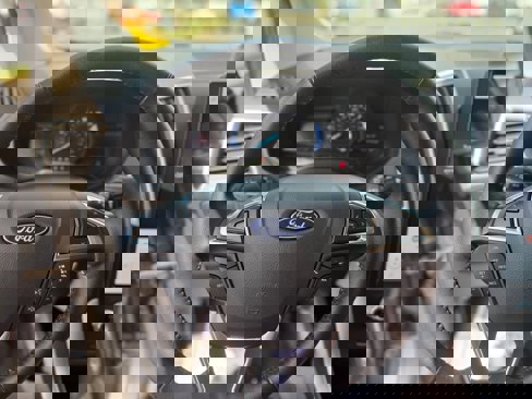 Used 2023 Ford Edge SEL image 14