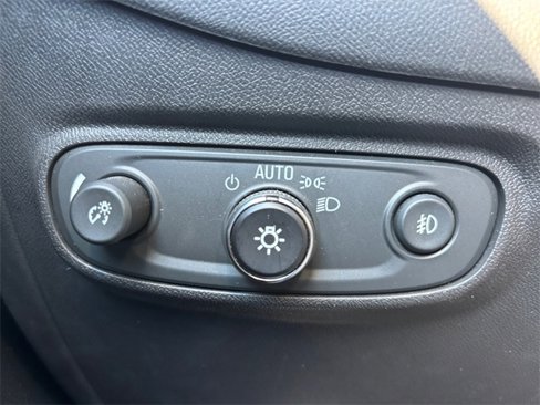 Used 2020 Chevrolet Equinox LT image 17