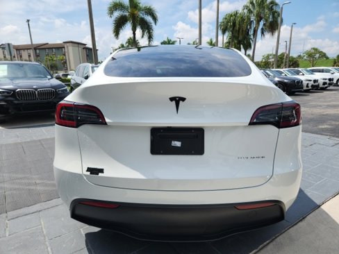 Used 2023 Tesla Model Y Long Range image 9