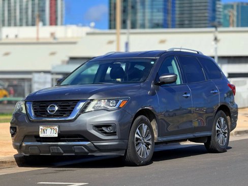 Used 2018 Nissan Pathfinder S image 1
