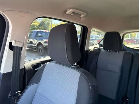 Used 2019 Ford Escape SE image 32
